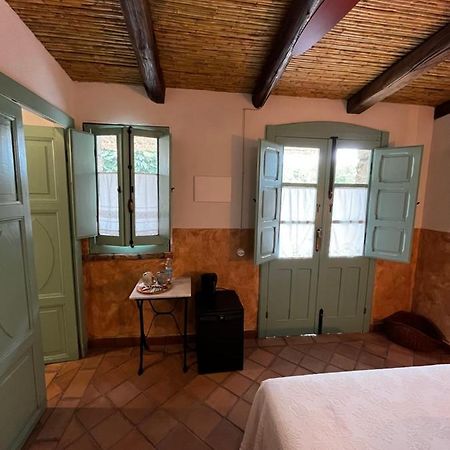 Graziosa Stanza Campidanese Su Segundu Pension Oristano Buitenkant foto
