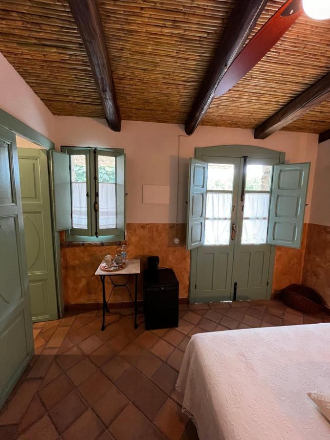 Graziosa Stanza Campidanese Su Segundu Pension Oristano Buitenkant foto