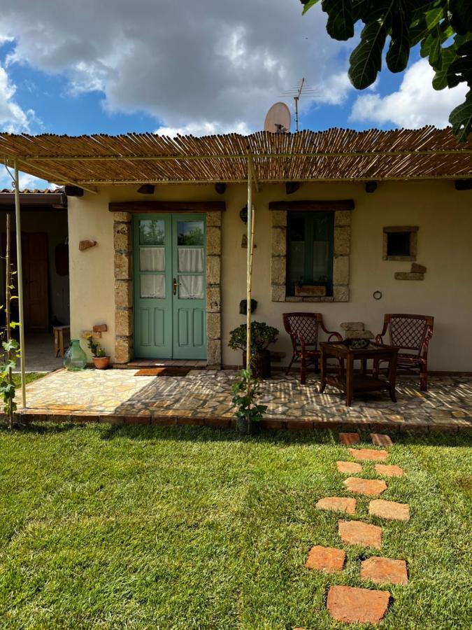 Graziosa Stanza Campidanese Su Segundu Pension Oristano Buitenkant foto